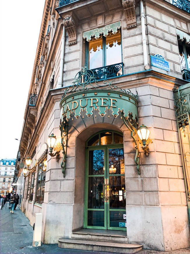 Restaurants Ladurée Paris Champs Elysées