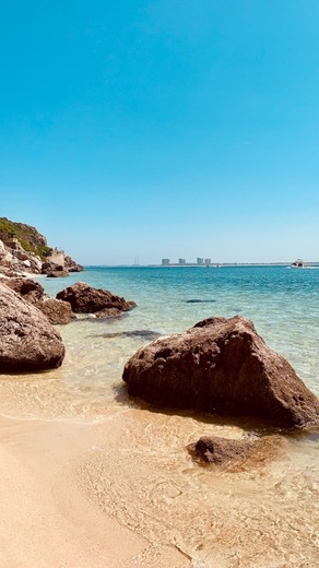 Praia da Figueirinha