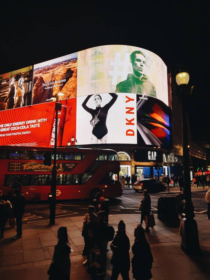 Lugar Piccadilly Circus