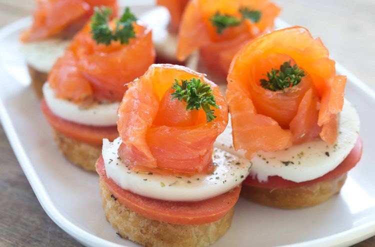 Tapa com salmão