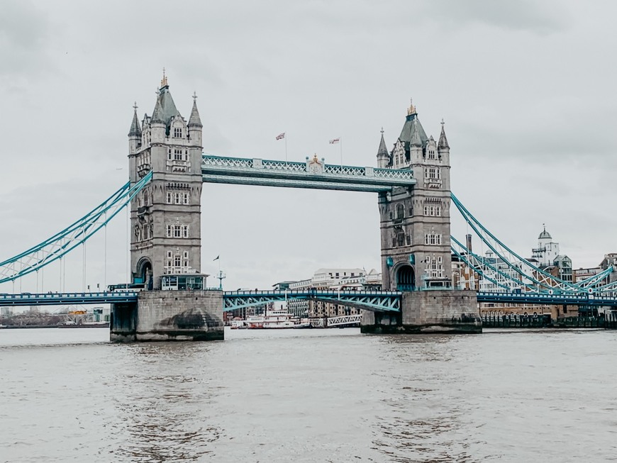 Place Tower Bridge