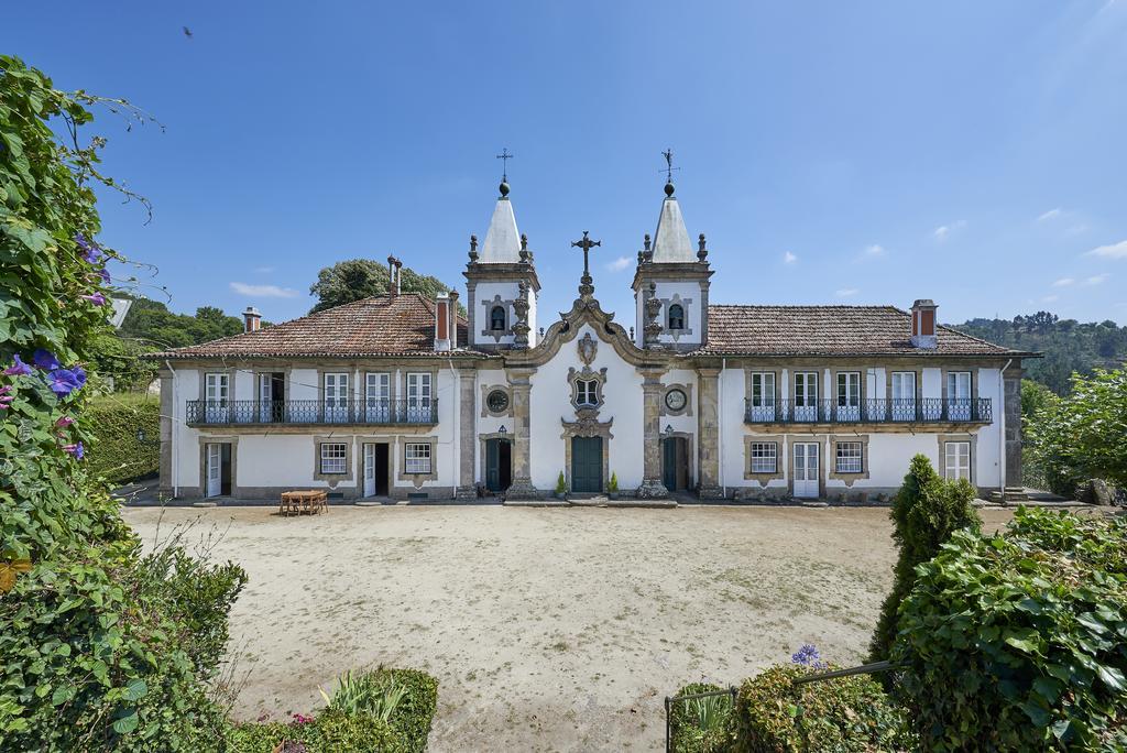 Place Outeiro Tuias - Manor House