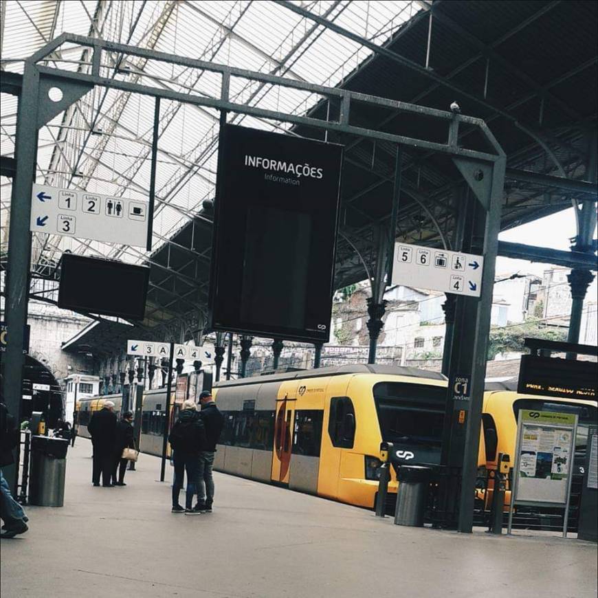 Place São Bento station