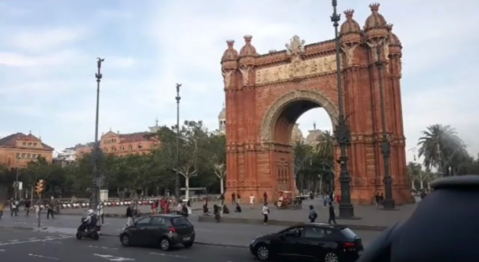 Place Arc de Triomf