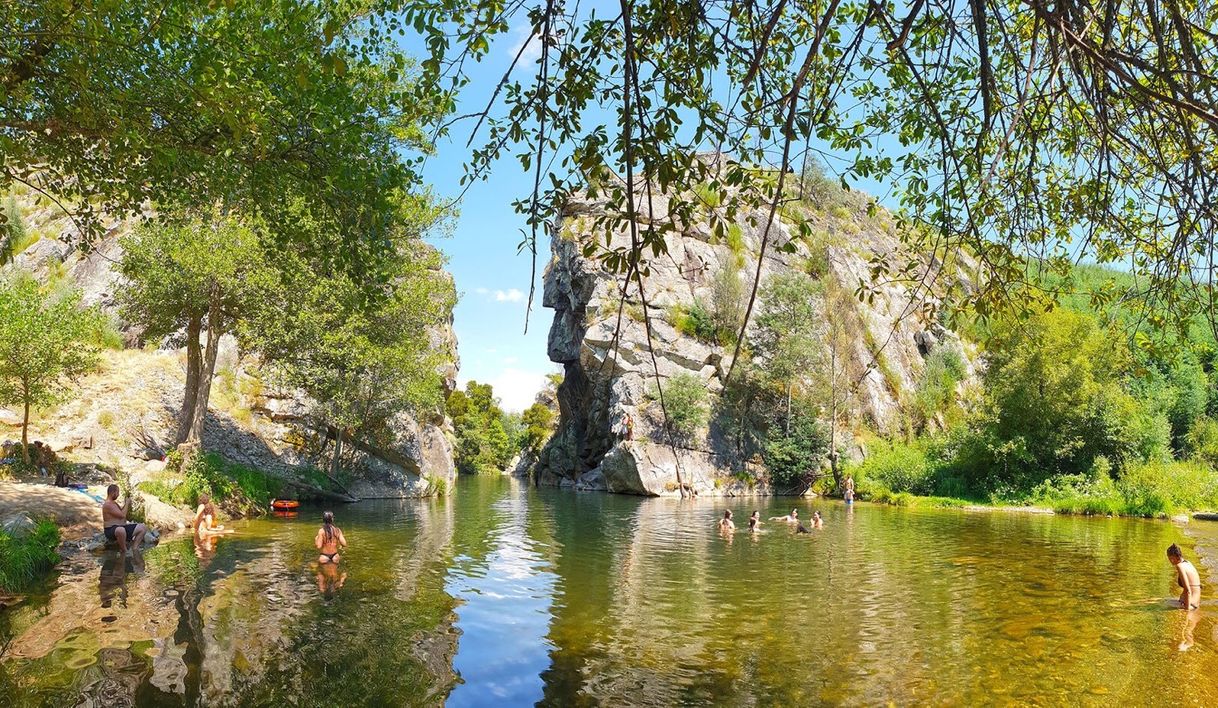 Place Praia fluvial do CABRIL DO CEIRA 🏖 