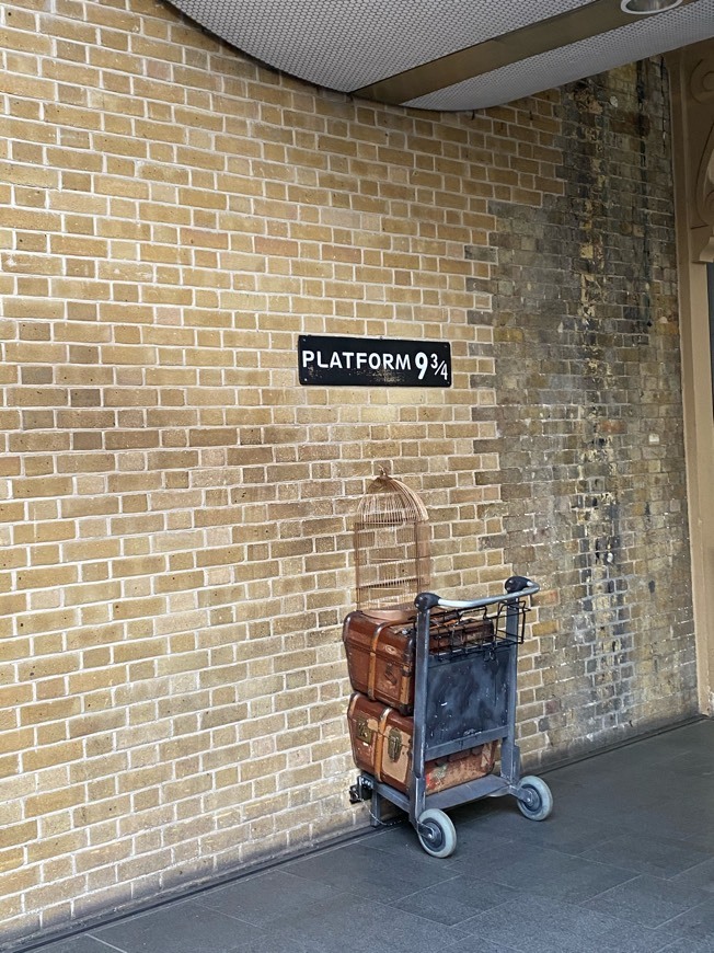 Lugar The Harry Potter Shop at Platform 9¾