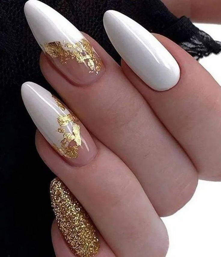 Moda White nail