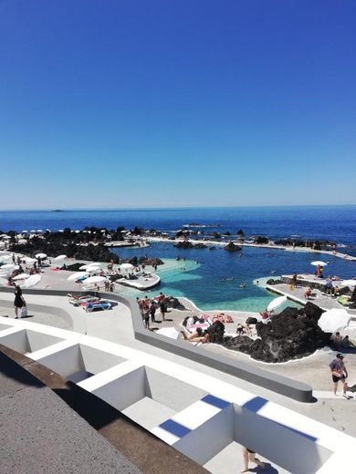 Lugar Piscinas Naturais de Porto Monìz