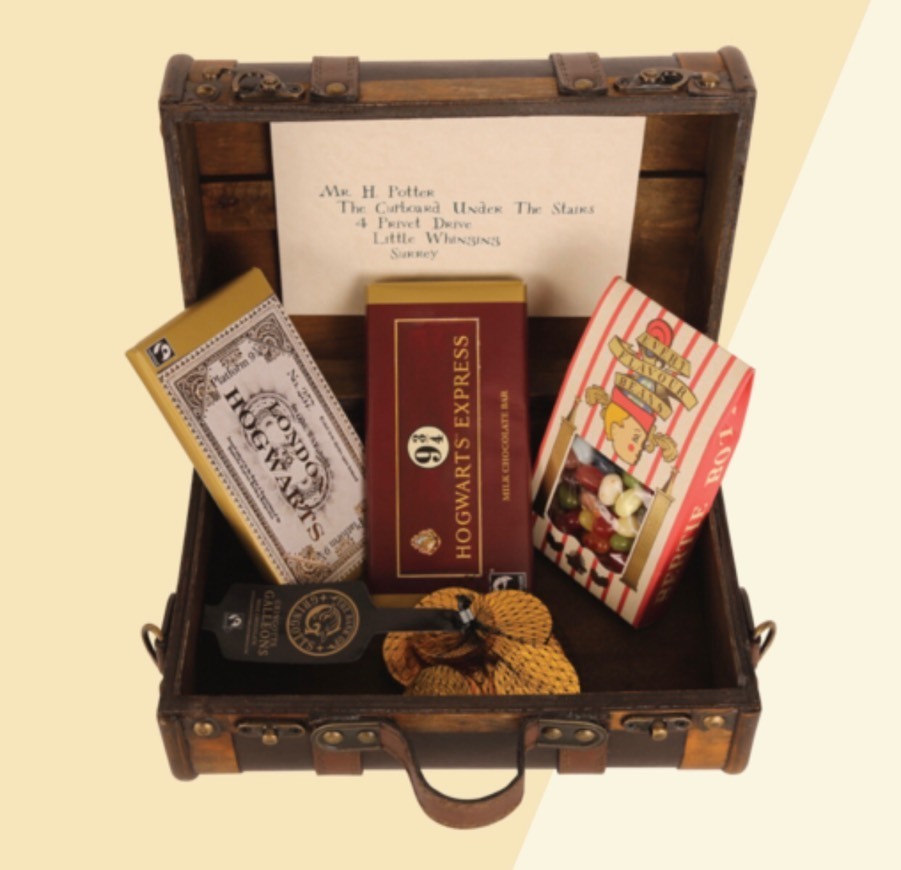 Social Maleta con dulces y carta