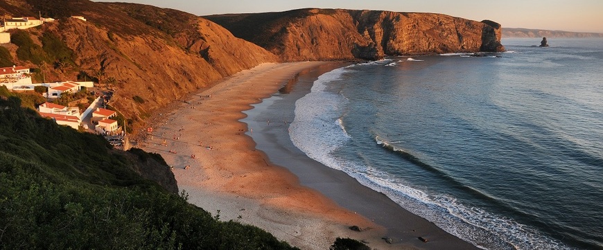 Place Arrifana Beach