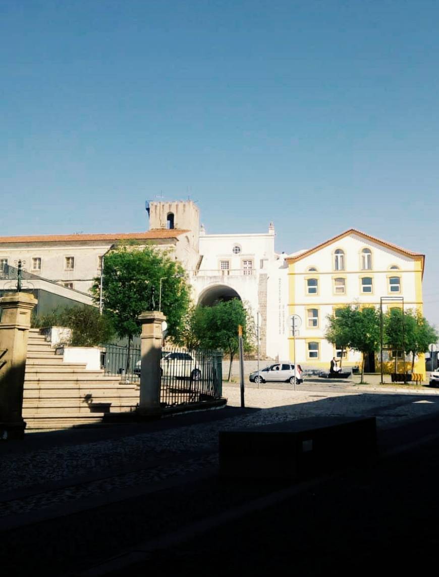 Place Manufactura de Tapeçarias de Portalegre Lda.