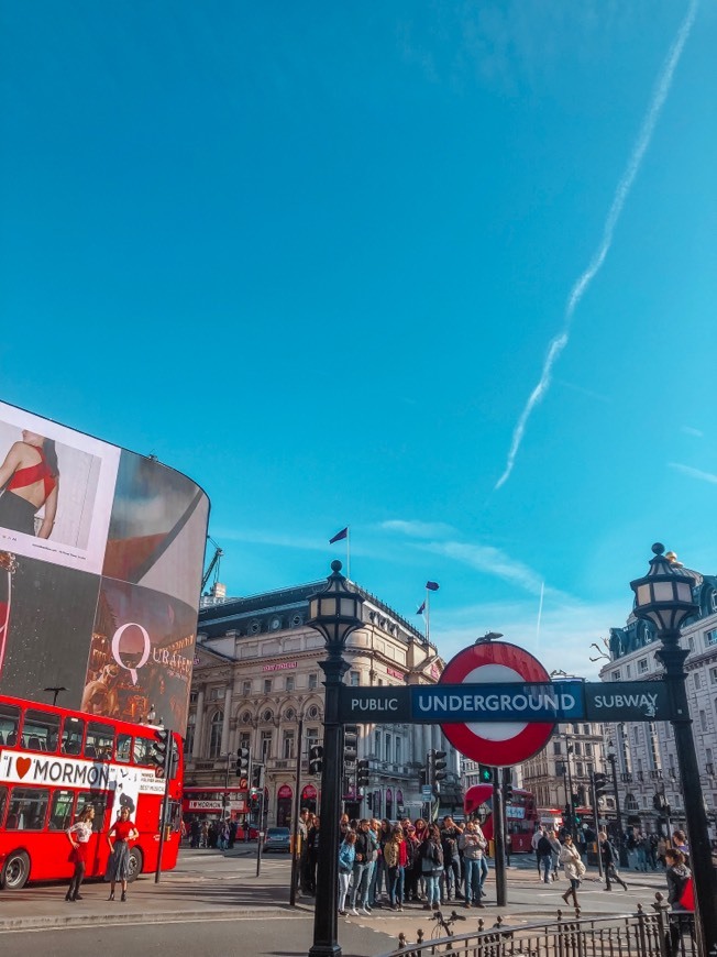 Lugar Piccadilly Circus