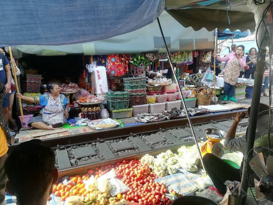 Place Mae Klong Railway Market