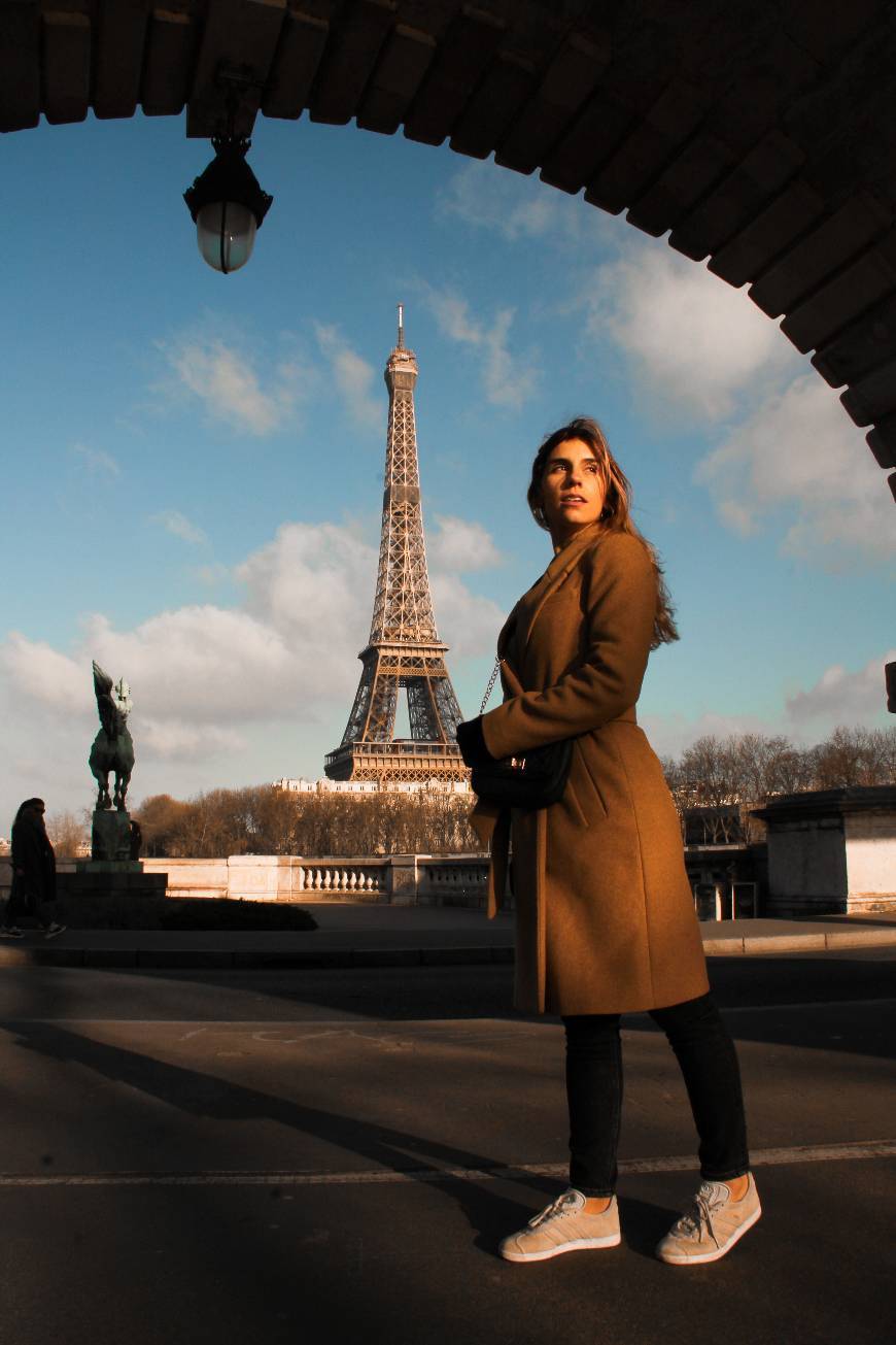 Place Pont de Bir-Hakeim