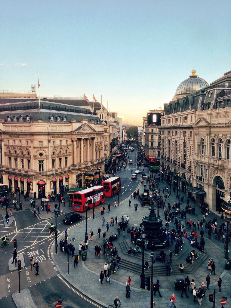 Lugar Piccadilly Circus