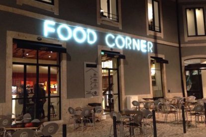 Restaurant Food Corner