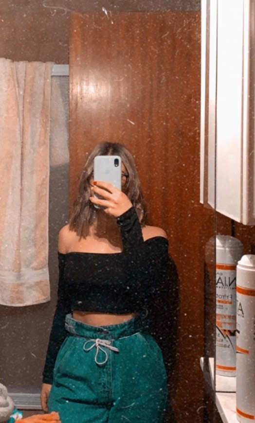 👩🏼