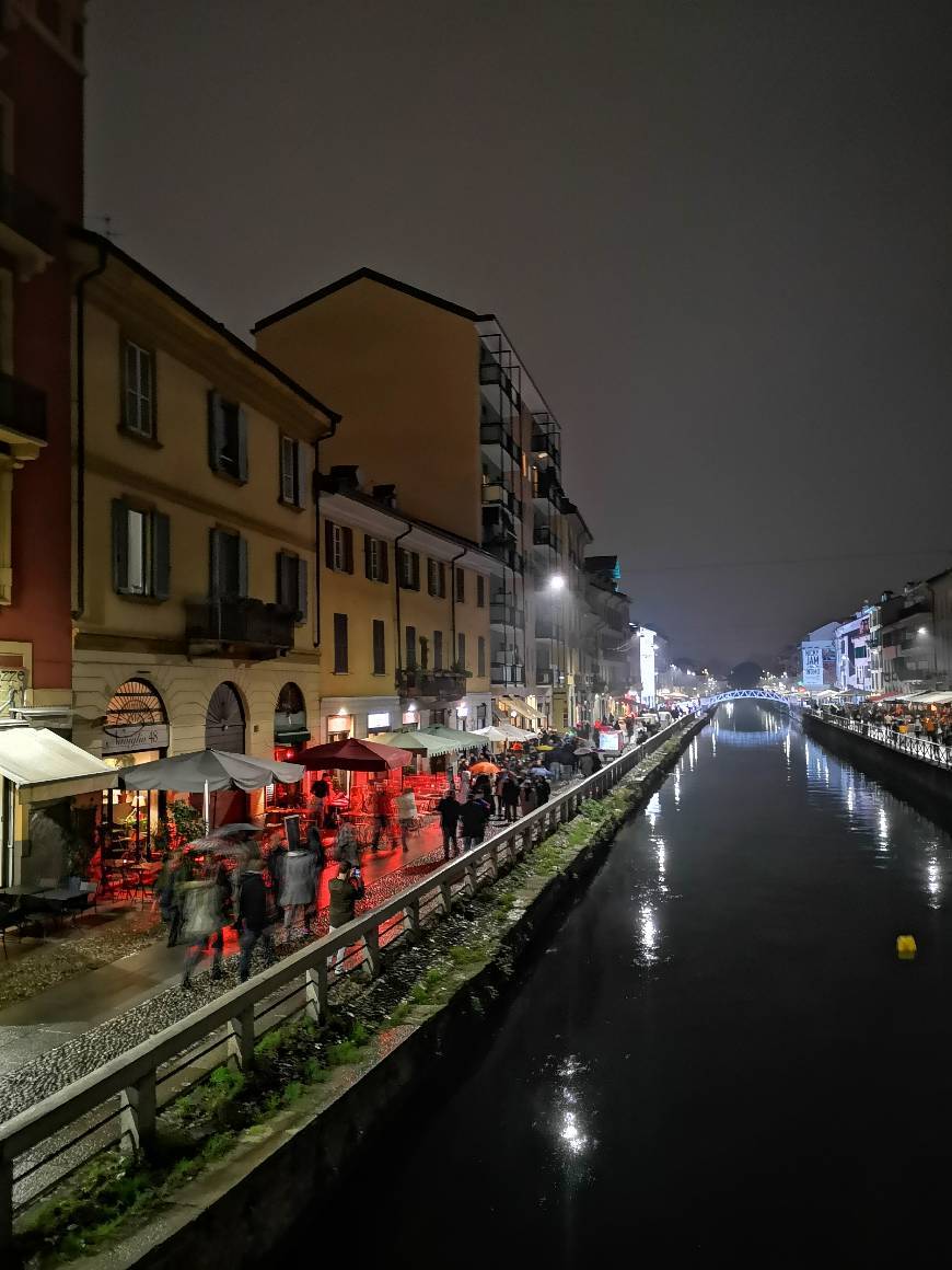 Place Naviglio Grande