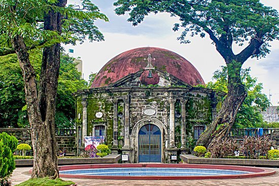 Place Paco Park - St. Pancratius Chapel