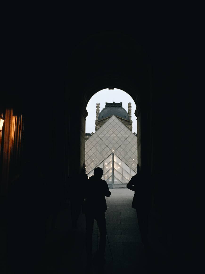 Place Museo del Louvre