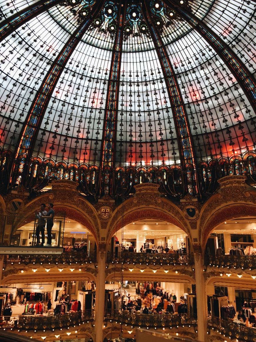 Place Azzaro - Galeries Lafayette Paris Haussmann