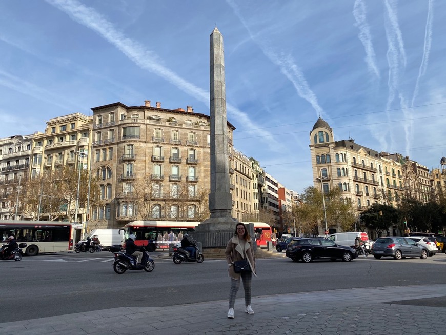 Place Plaça Cinc d'Oros