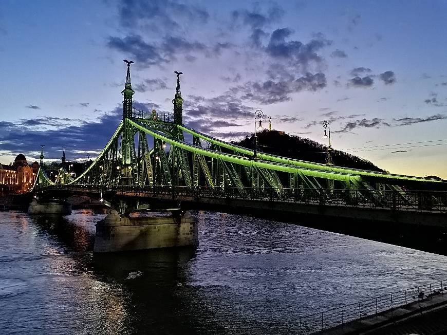 Place Puente de la Libertad