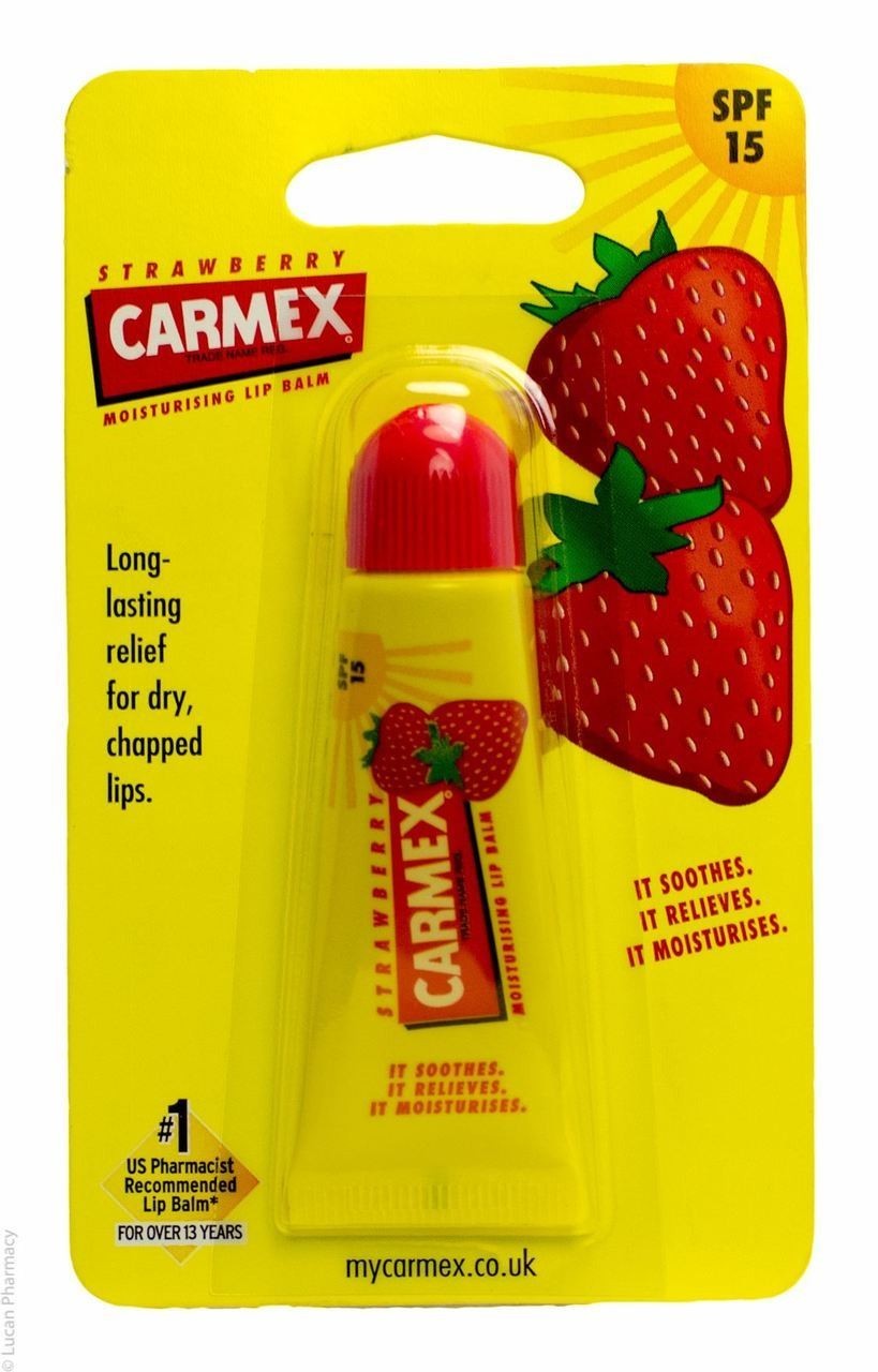 Product Carmex Strawberry bálsamo para lábios em tubo SPF 15 