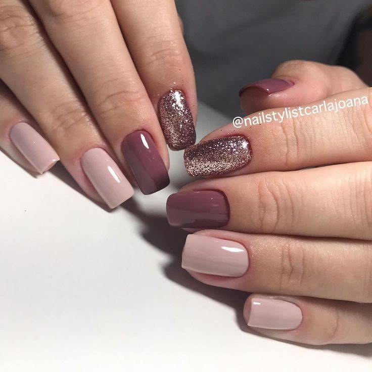 Social Nails