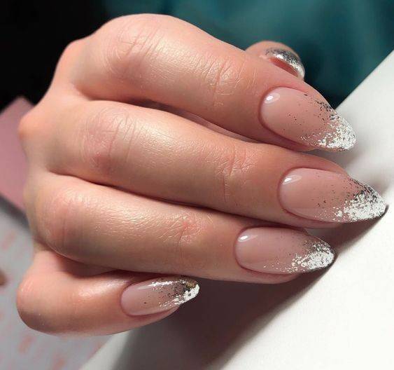Social Nails