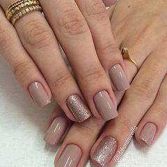 Social Nails
