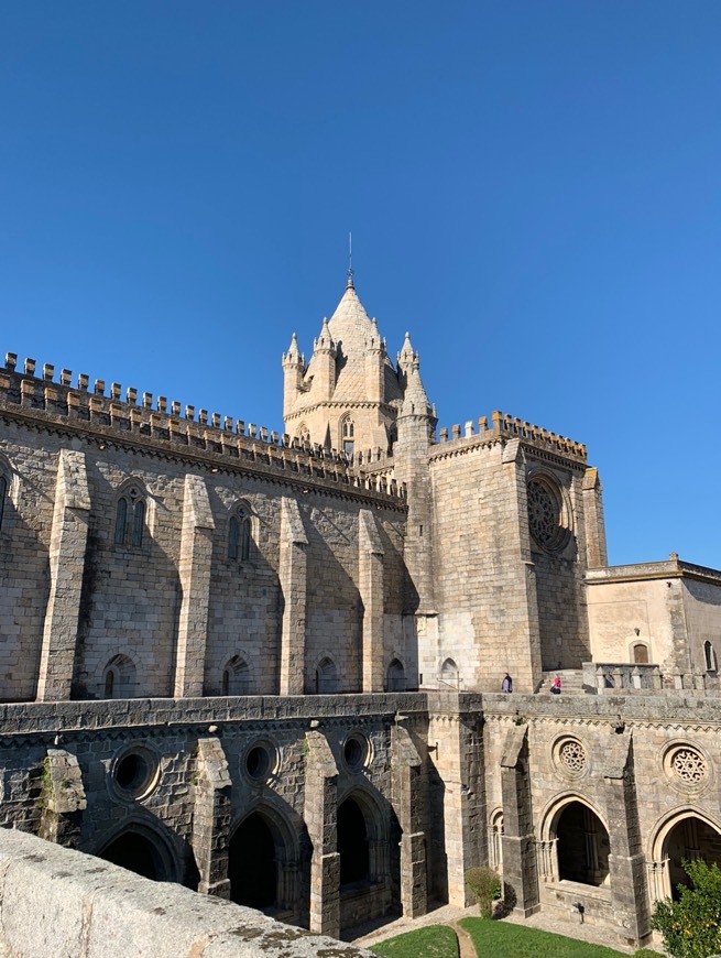 Évora