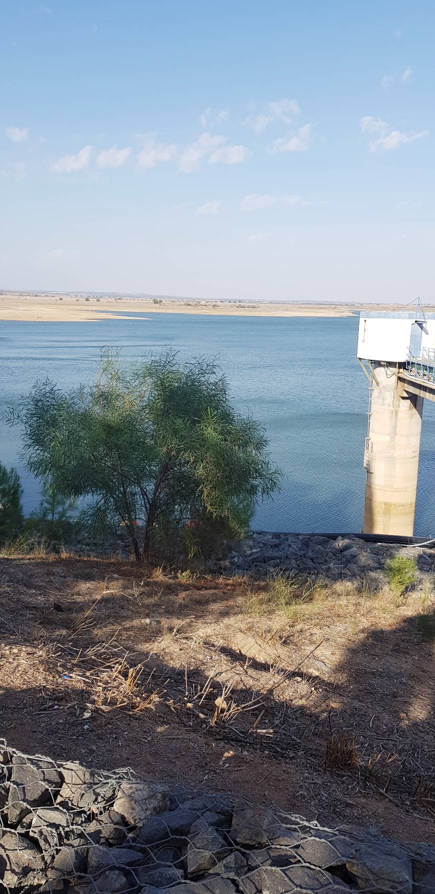 Lugar Albufeira da Barragem do Roxo