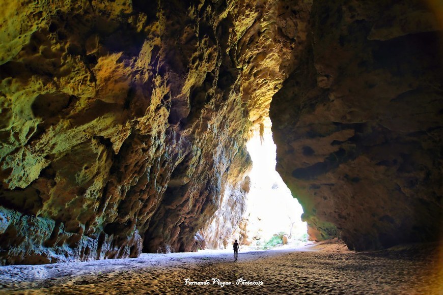 Lugar Grutas da Sassa