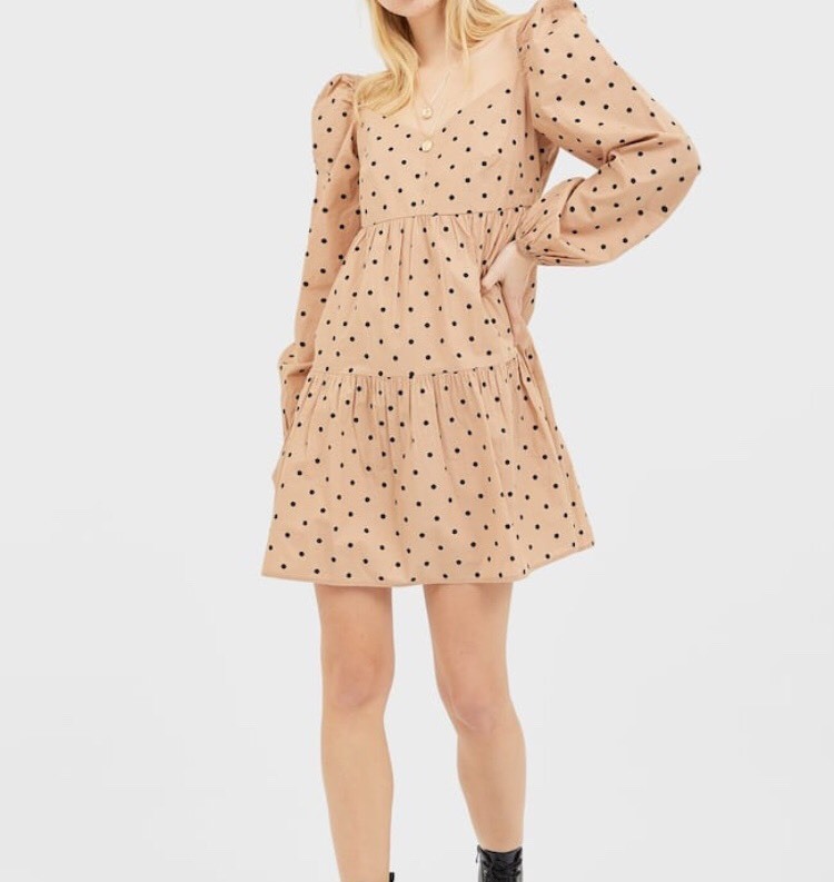 Vestido com manga de volume 
