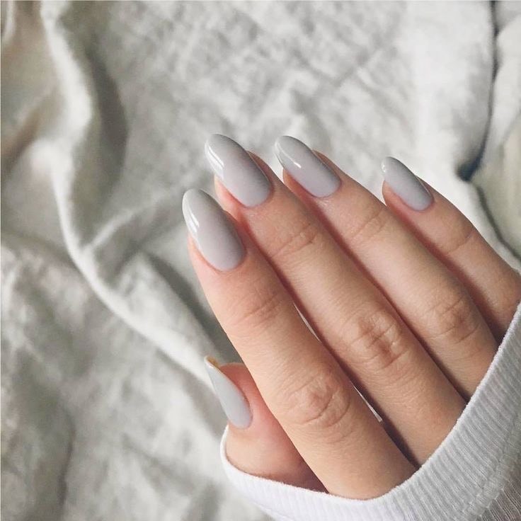 Fashion grey nails