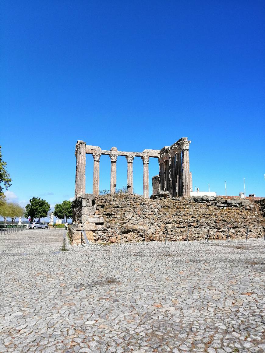 Place Évora