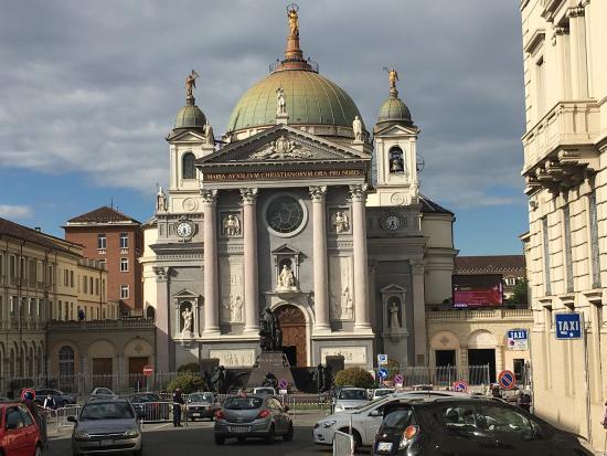 Place Basilica of Mary Help of Christians