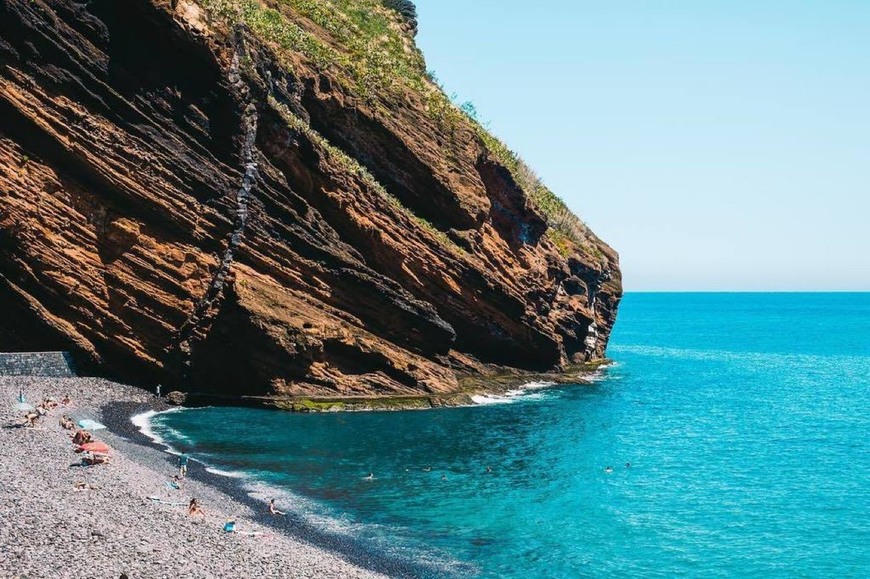 Place Praia do Garajau