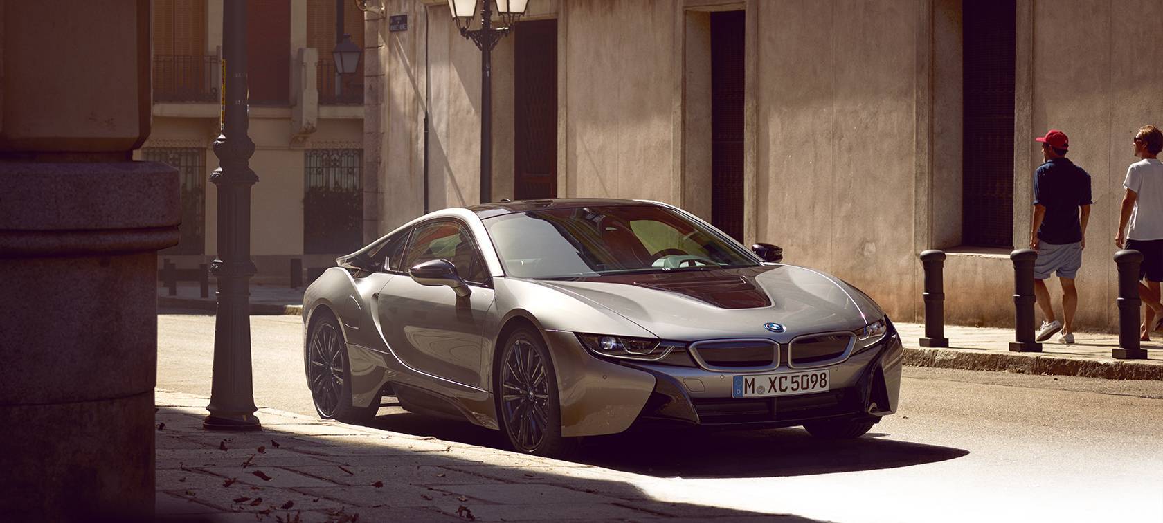 Social BMW I8