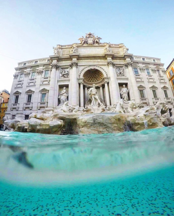 Place Fontana di Trevi