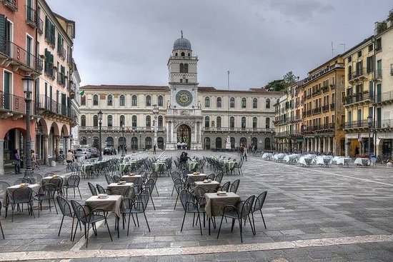 Place Piazza dei Signori