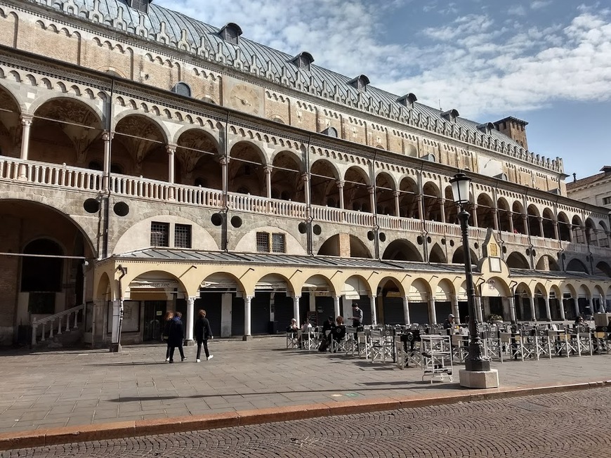 Place Palazzo della Ragione