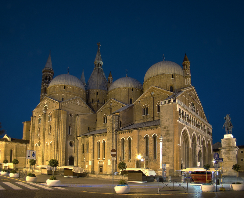 Place Basílica de San Antonio de Padua