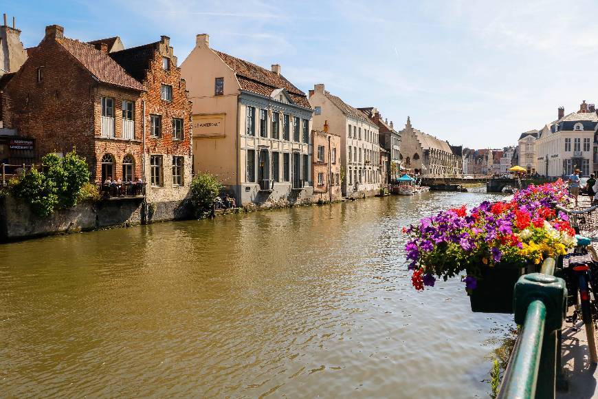 Place Canal Gand-Bruges