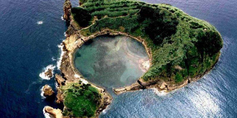 Place Ilhéu de Vila Franca - São Miguel, Açores 