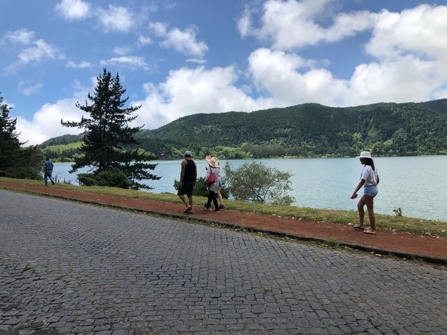 Place Furnas Lake