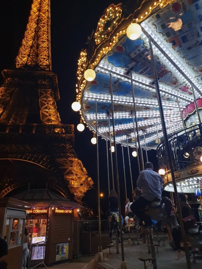 Place Torre Eiffel