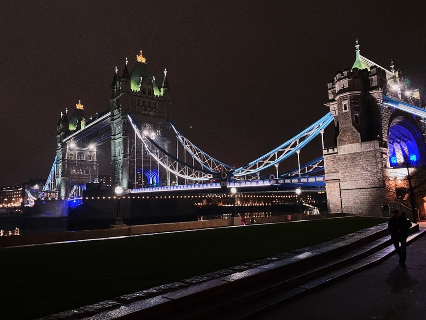 Place Tower Bridge