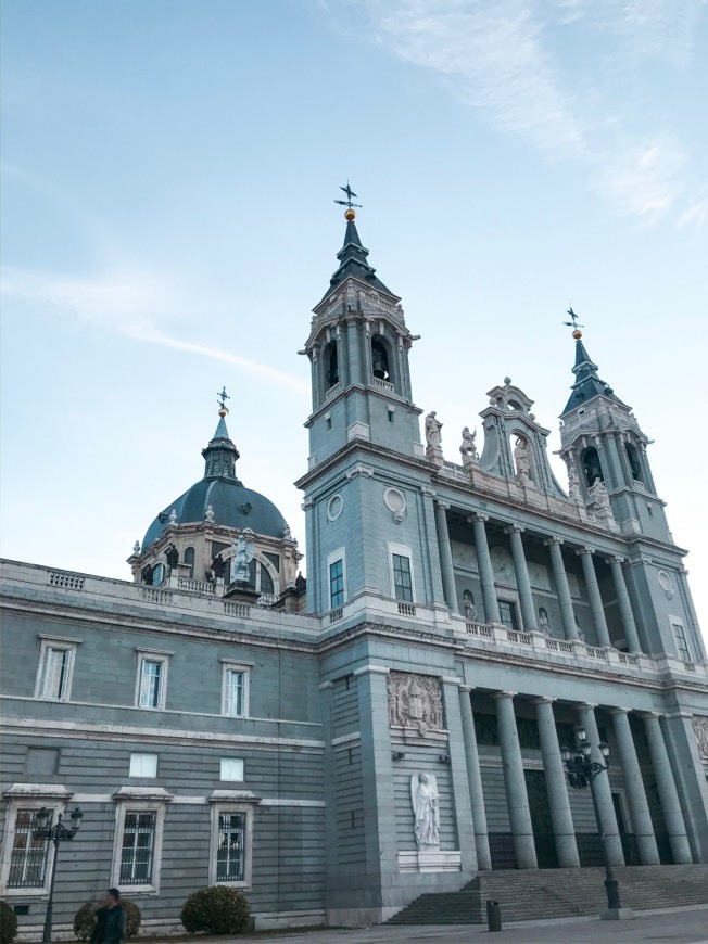 Lugar Almudena Cathedral